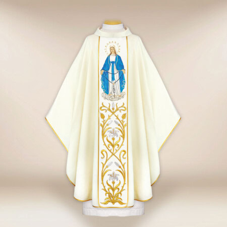 Ornat z wizerunkiem haftowanym "Matka Boża Różańcowa"
