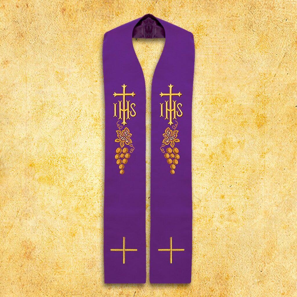 Fioletowa stuła haftowana IHS i grona