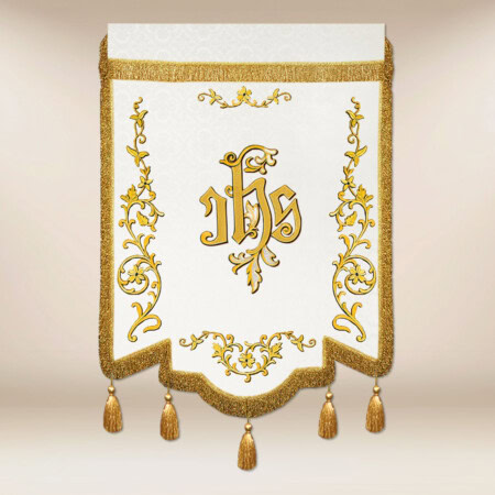 Chorągiew haftowana z wizerunkiem Św. Jana Pawła II