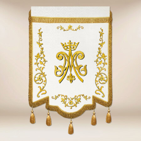 Chorągiew haftowana z wizerunkiem Św. Jana Pawła II