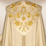 Kapa haftowana “Santuario”