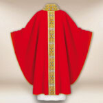 Haftowany ornat liturgiczny czerwony 