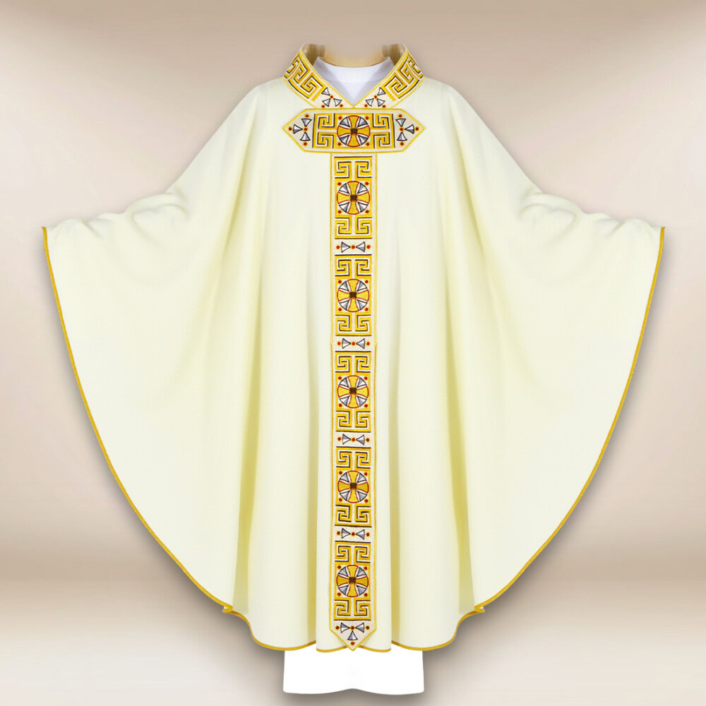Haftowany ornat liturgiczny ecru