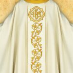 Ornat haftowany "Sanctus"