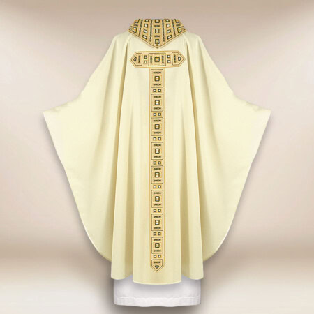 Liturgiczny ornat haftowany ecru