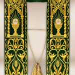 Stuła haftowana rzymska na pluszu “Kielich”