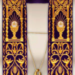 Stuła haftowana rzymska na pluszu “Kielich”