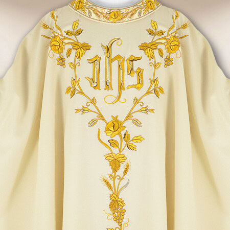 Ornat haftowany “Magnificat”