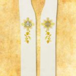 Ornat haftowany "Dominium"