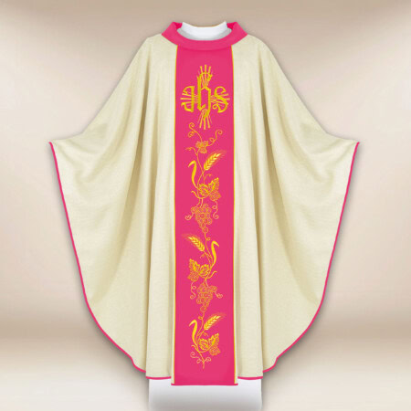 Ornat z haftowanym pasem różowym