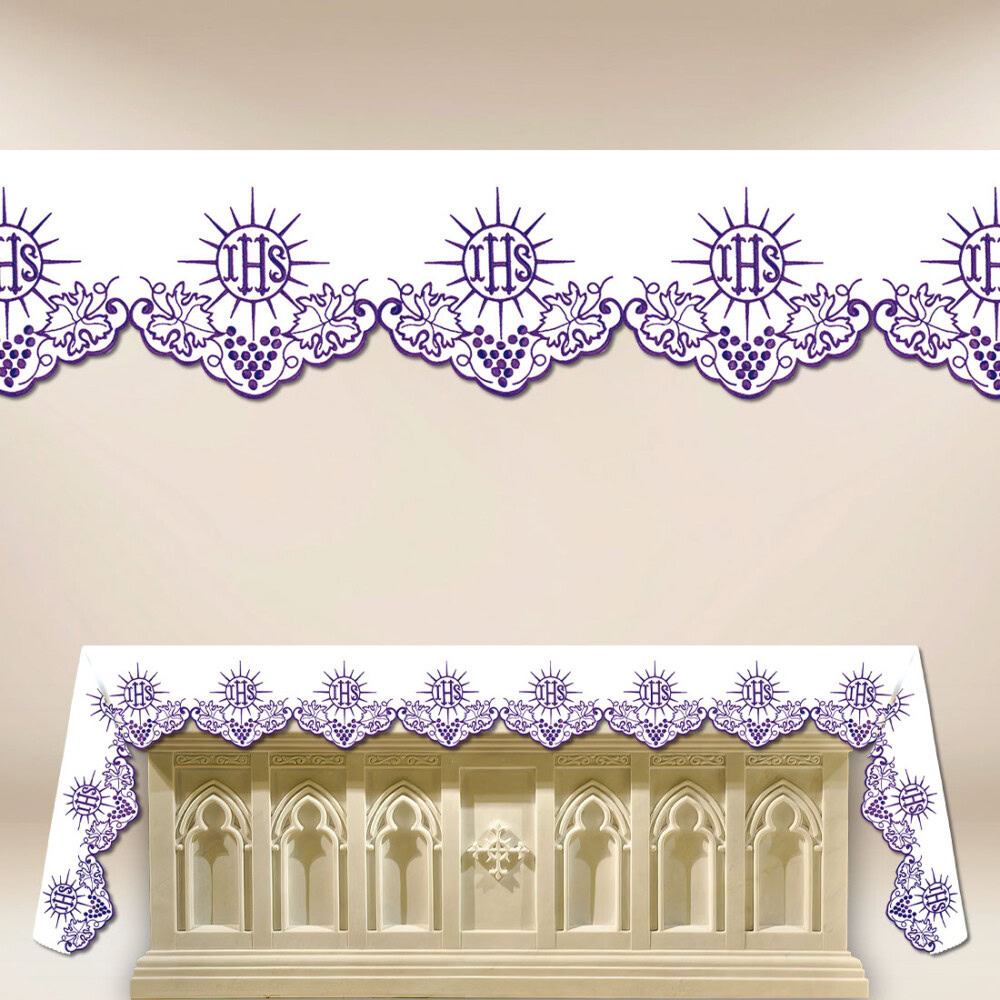 Obrus haftowany “Cristiano” złoty – na dowolny wymiar