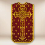 Haftowany ornat rzymski z IHS bordowy