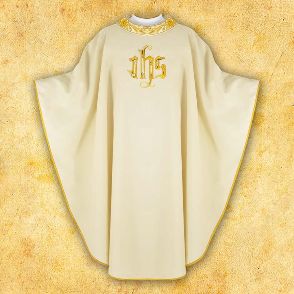 Ornat liturgiczny z haftem IHS