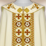 Kapa liturgiczna haftowana z symbolem Baranka