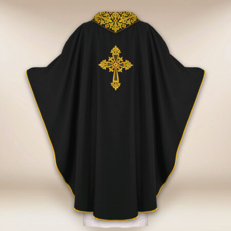 Ornat haftowany czarny