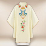 Haftowany ornat liturgiczny ecru Matka Boża z Guadalupe 