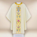 Elegancki ornat liturgiczny haftowany z motywem maryjnym