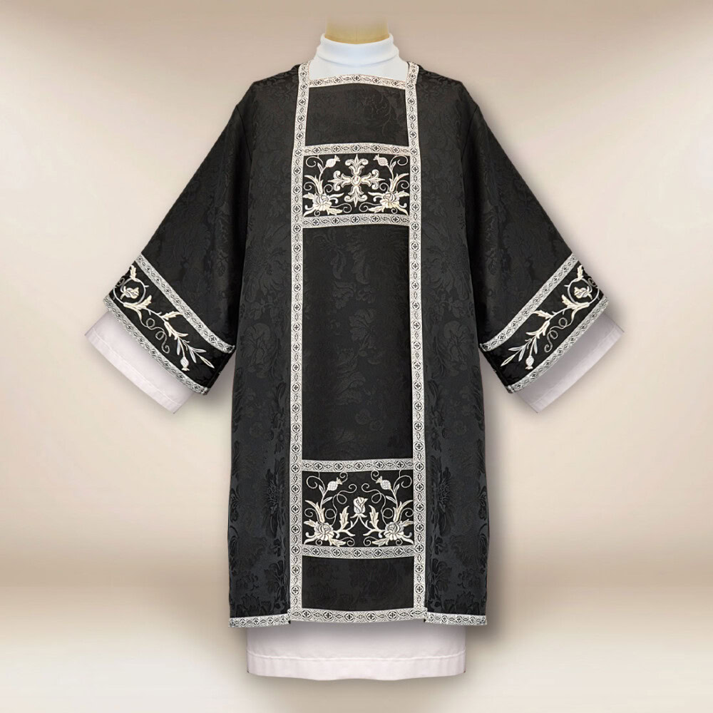 Dalmatyka haftowana czarna