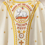 Ornat haftowany “Baranek Boży”