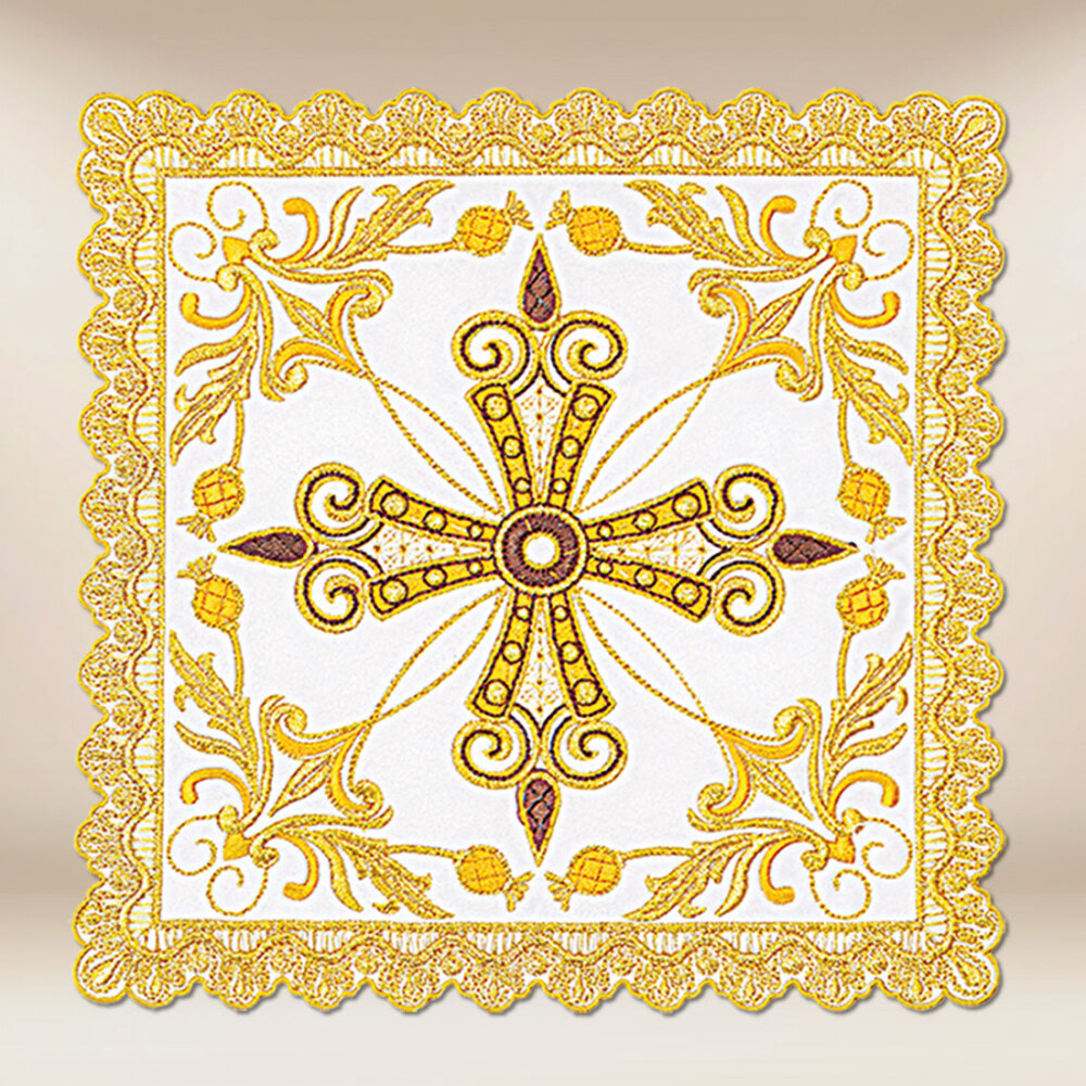 Palka bogato haftowana złotą nicią