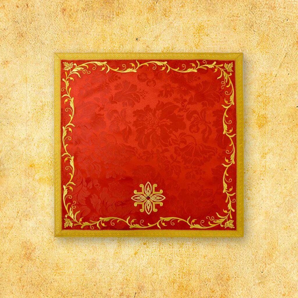 Haftowany welon na kielich czerwony