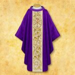 Ornat haftowany "Christum"