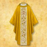 Ornat haftowany "Christum"