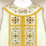 Haftowana kapa liturgiczna w kolorze ecru