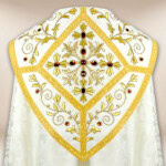 Haftowana kapa liturgiczna w kolorze ecru