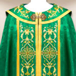 Haftowana kapa liturgiczna zielona