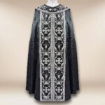 Haftowana kapa liturgiczna w kolorze czarnym
