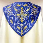Haftowana kapa liturgiczna maryjna