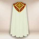 Kapa liturgiczna ecru z bordowymi galonami