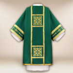 Dalmatyka liturgiczna zielona haftowana