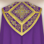 Kapa liturgiczna fioletowa haftowana z krzyżami