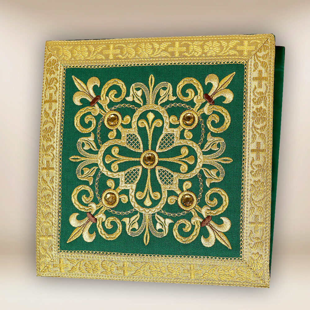 Ornat haftowany "Brillante-Verde"