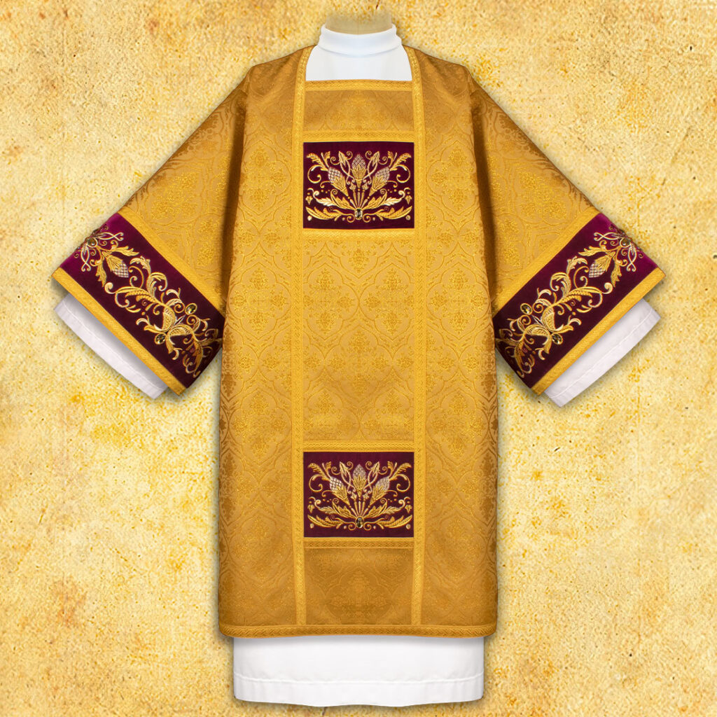 Dalmatyka haftowana złota