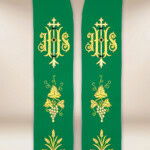 Haftowana stuła liturgiczna z IHS