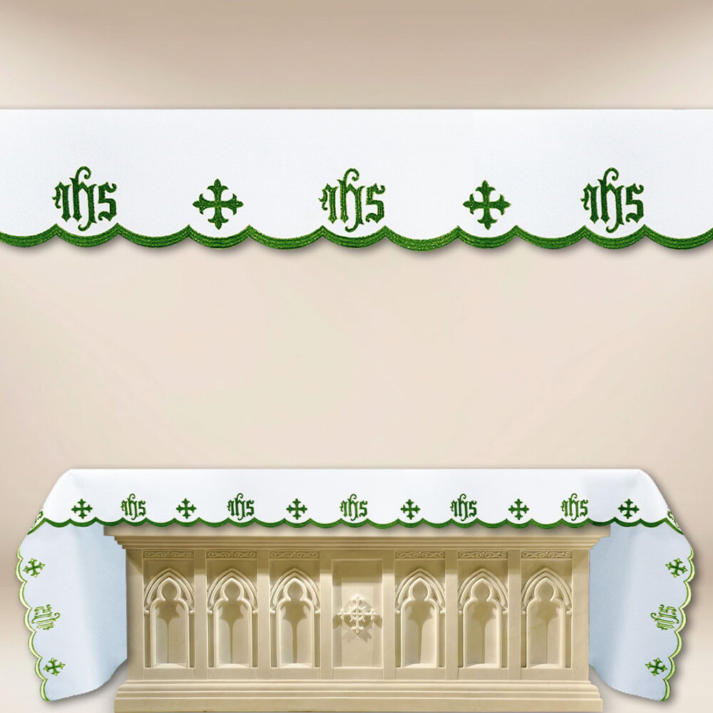 Obrus haftowany “Katedralny” czerwony – na dowolny wymiar