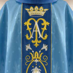 Ornat liturgiczny haftowany maryjny