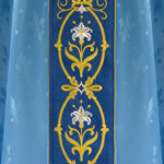 Ornat liturgiczny haftowany maryjny