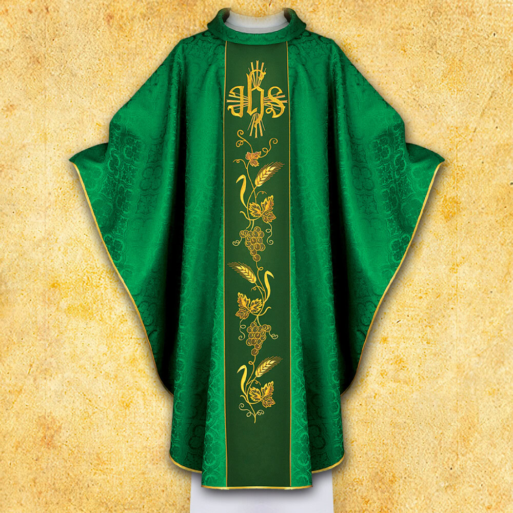 Ornat z haftowanym pasem