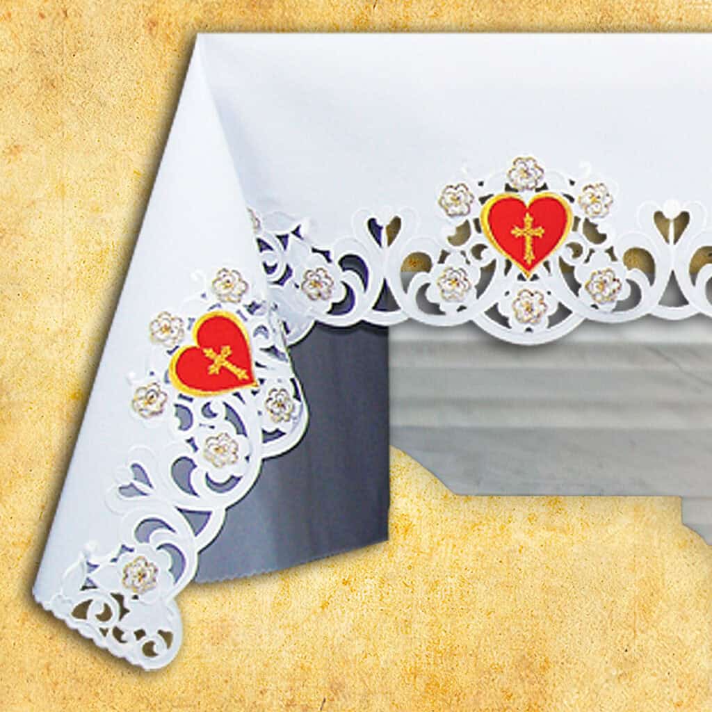 Obrus haftowany „Serce Jezusa” z  wizerunkiem (długość do 280cm) - obrazek 2