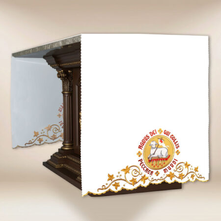 Obrus haftowany po bokach „Baranek Boży”