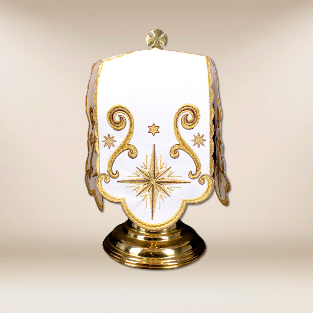 Obrus haftowany „Sacro Natale” (długość do  650cm)