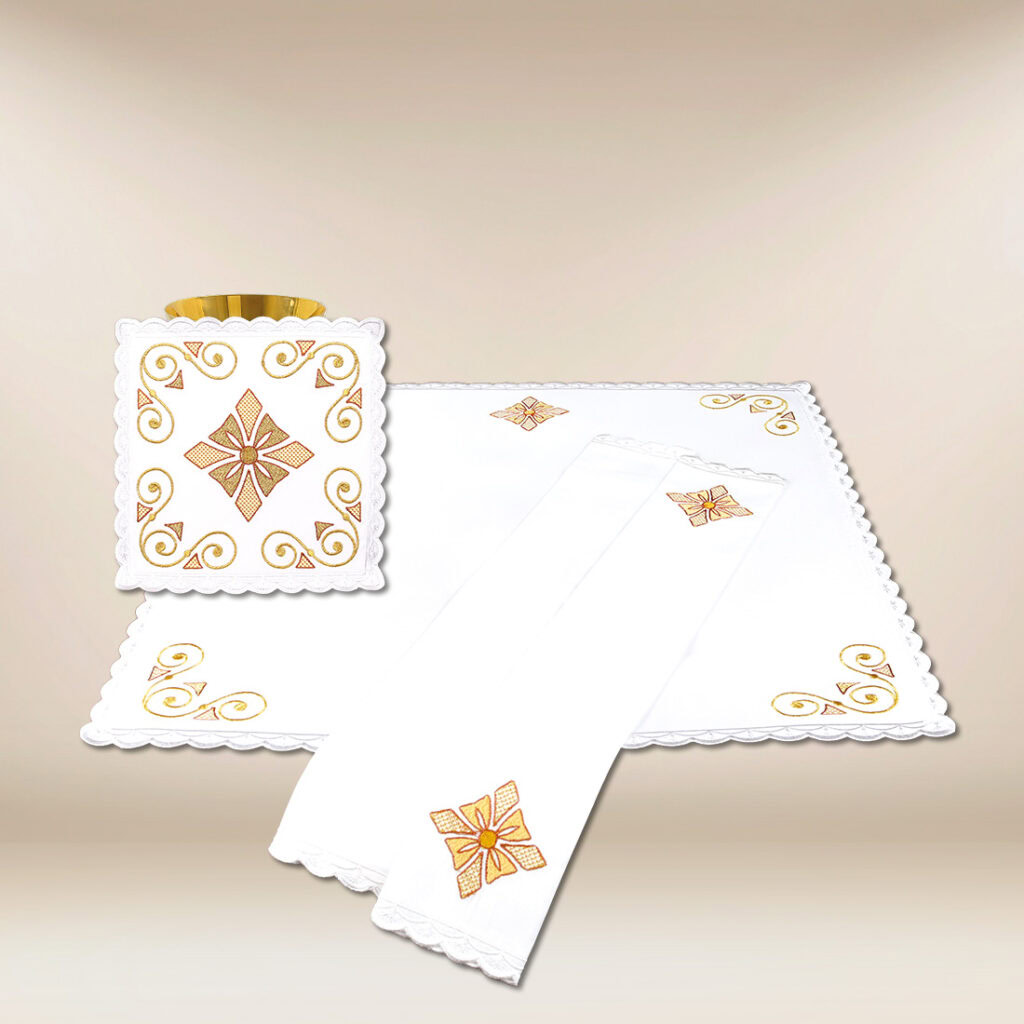 Serwetka haftowana “Radosna Nowina” 110×110