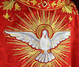 ornat haftowany czerwony haft złotą nicią