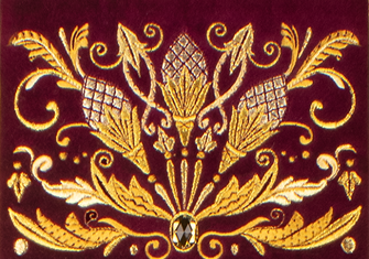 Symetryczny ornament haftowany Pietre E Oro – luksusowy haft złotą nicią