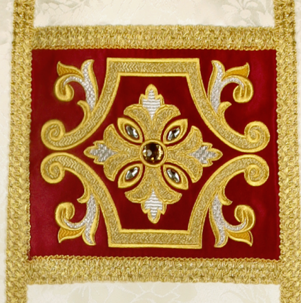 haft liturgiczny przedstawiający motyw eucharystyczny