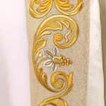 Kapa z monogramem IHS